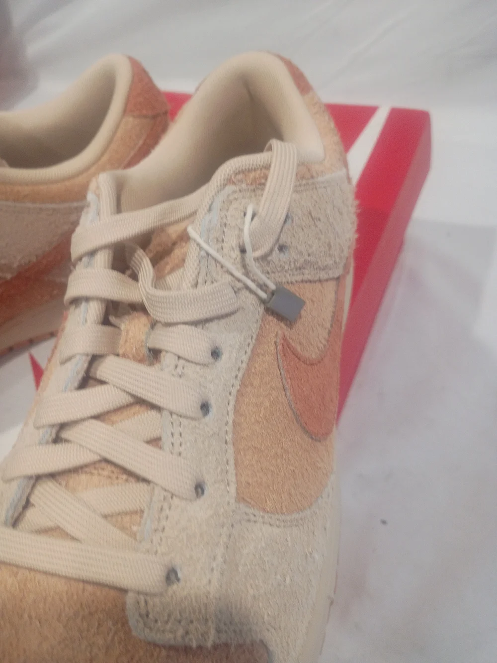 Nike Kids Shoes - White/Red Nike Dunk Low (Kids)